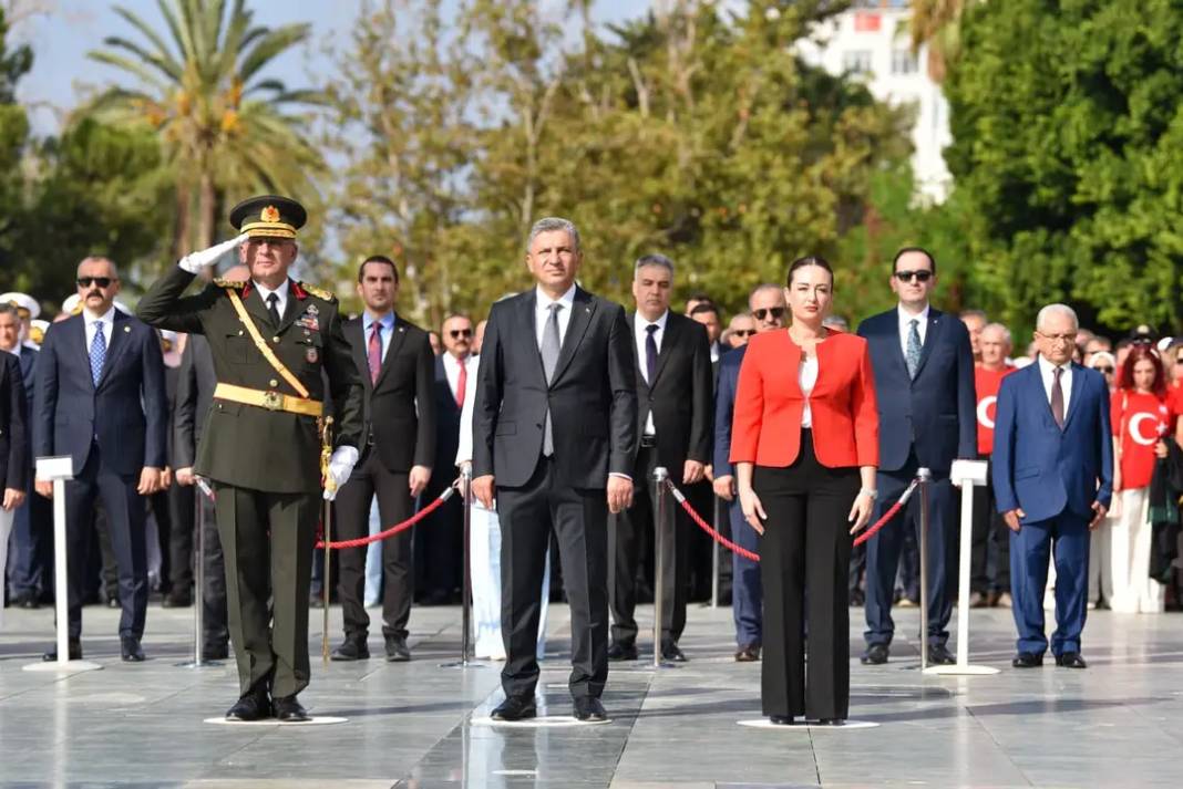 Antalya Cumhuriyet Caddesi’nde 30 Ağustos Töreni 1